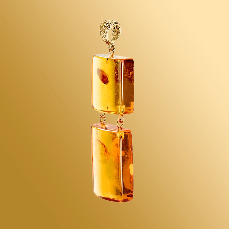 Кулоны с янтарем Кулоны с янтарем