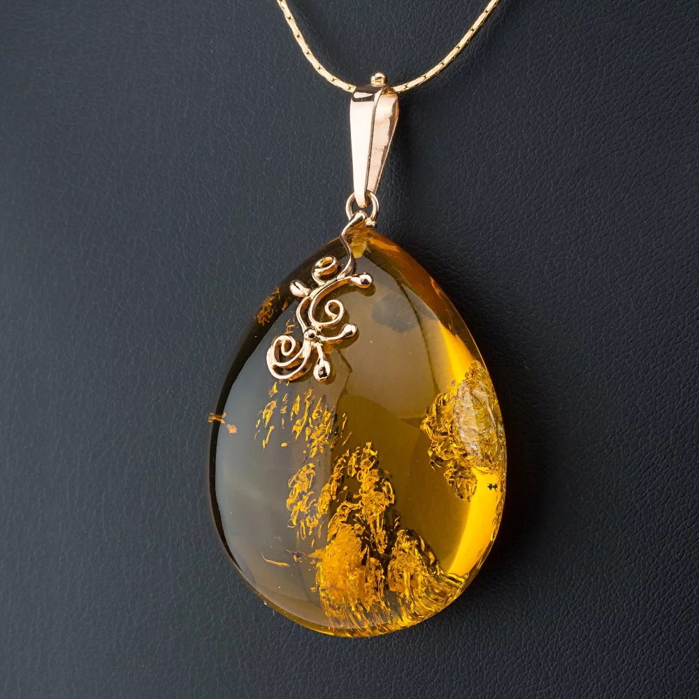 Кулоны из Янтаря Кулоны из Янтаря