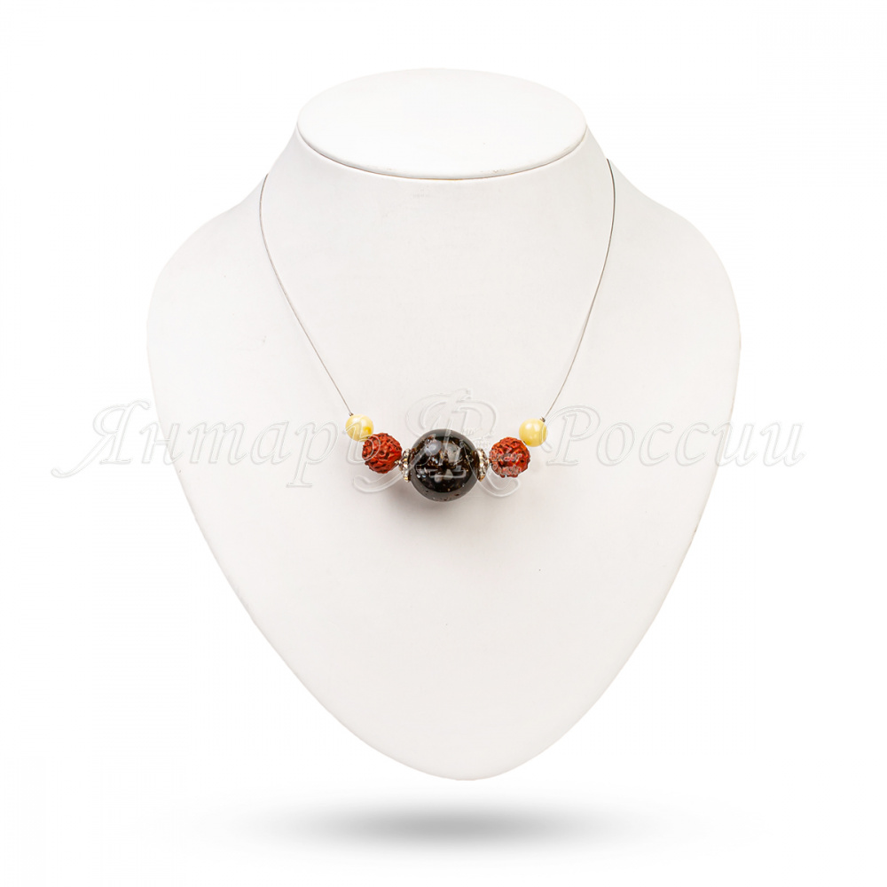 Колье из янтаря