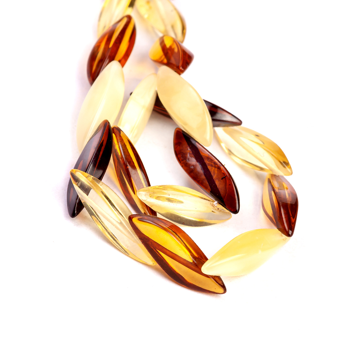 Бусы, янтарь