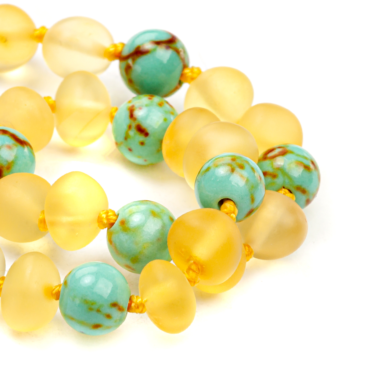 Детские бусы из янтаря и бирюзы Детские бусы из янтаря и бирюзы